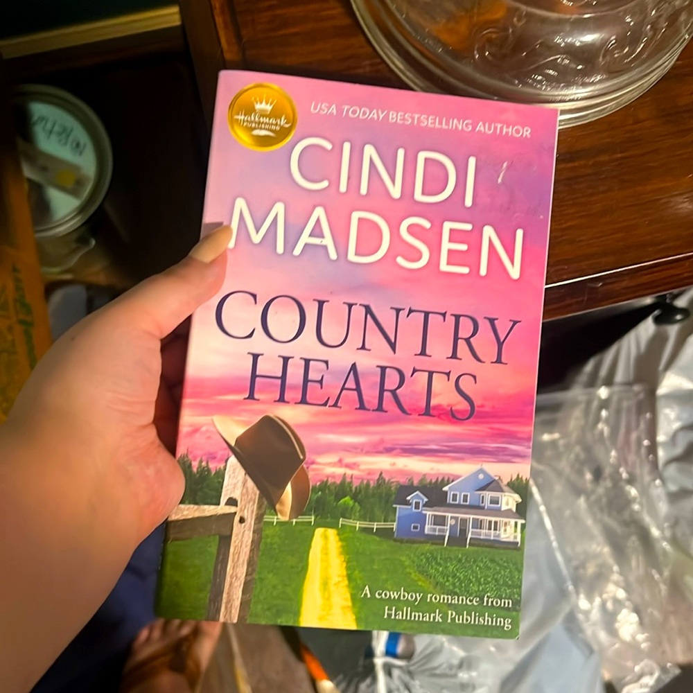 Country hearts  By Cindi Madsen